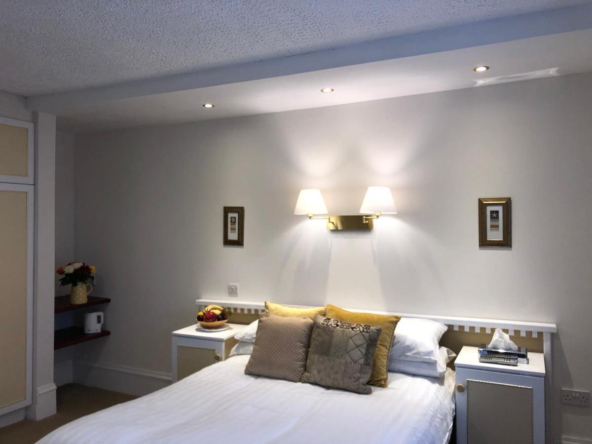 Tully'S Hotel Castlerea ภายนอก รูปภาพ