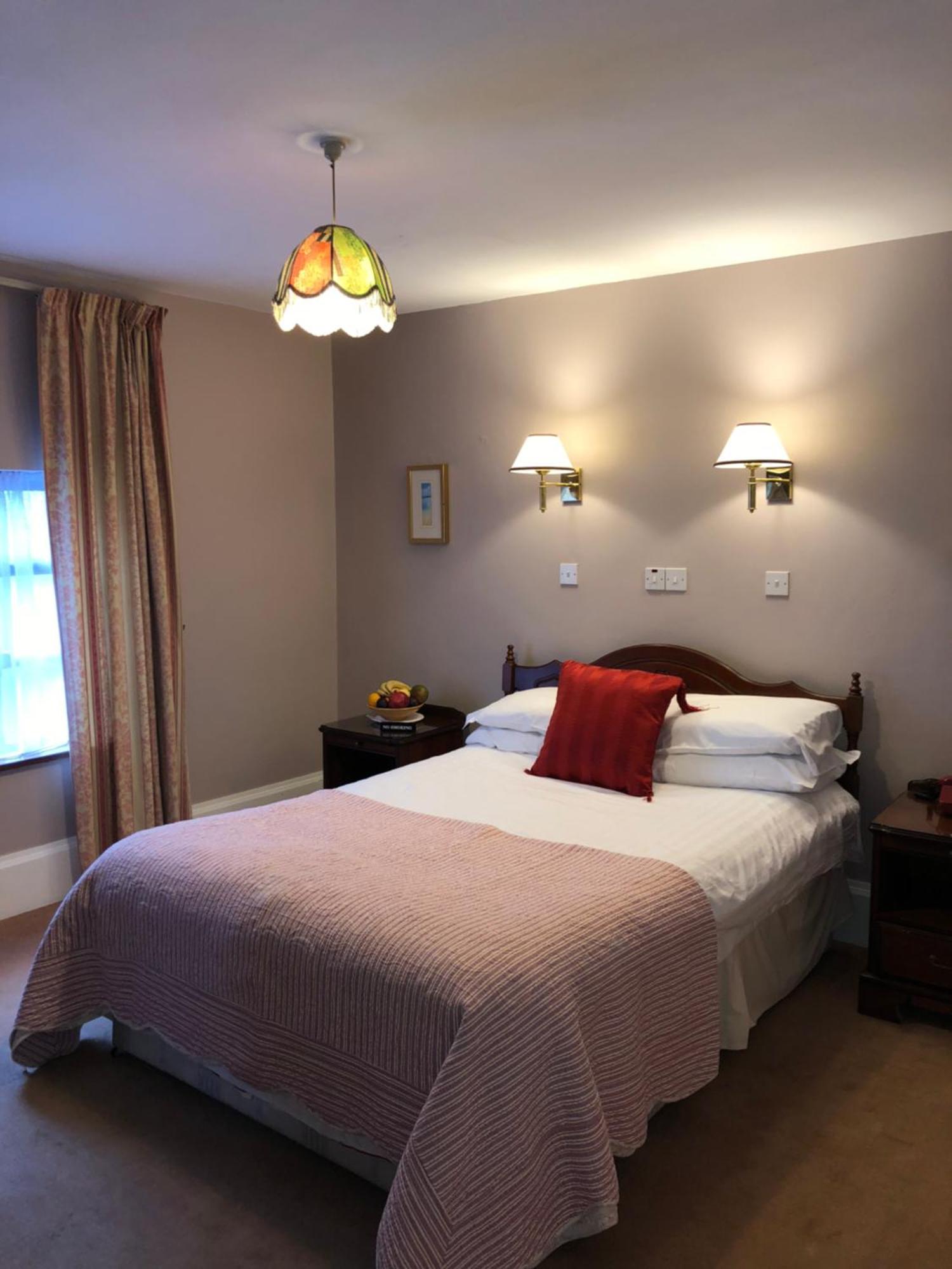 Tully'S Hotel Castlerea ภายนอก รูปภาพ