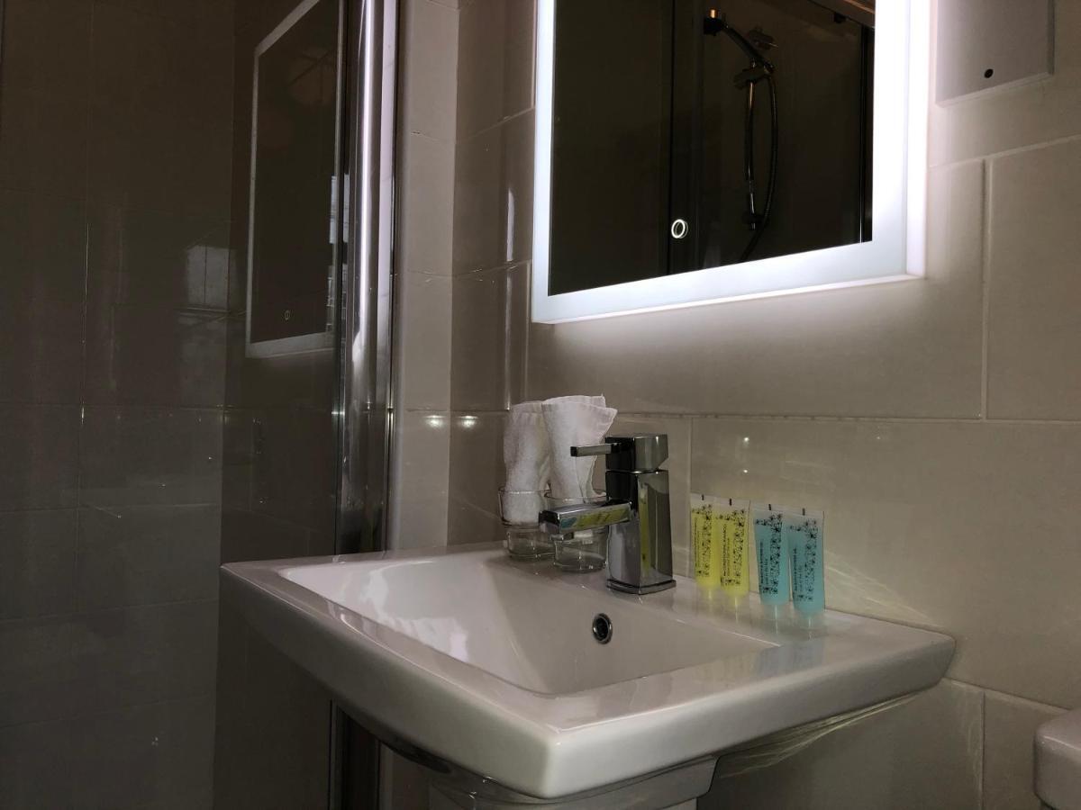 Tully'S Hotel Castlerea ภายนอก รูปภาพ