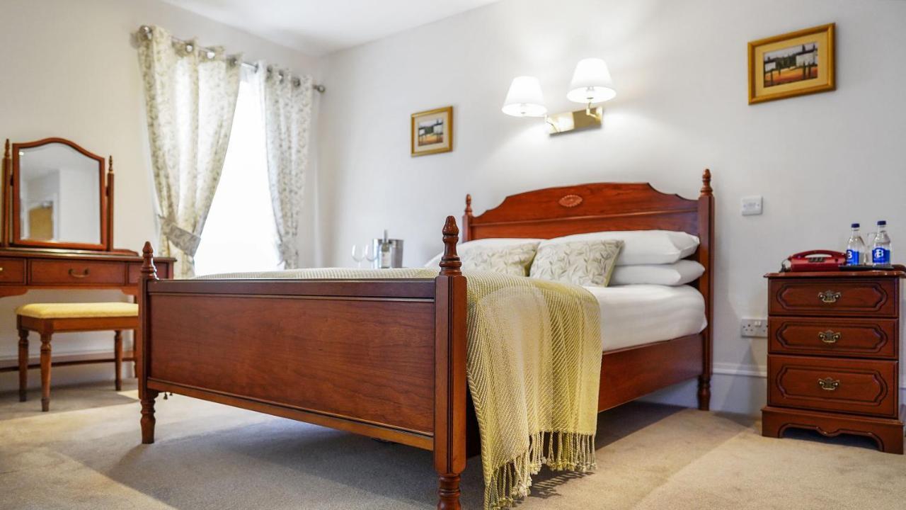 Tully'S Hotel Castlerea ภายนอก รูปภาพ